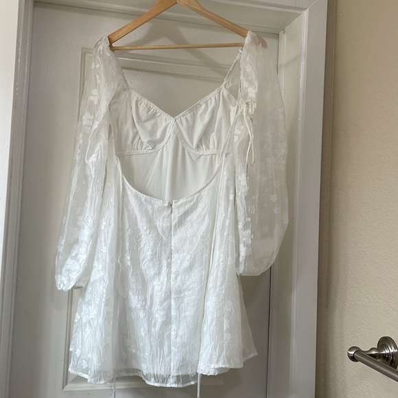 Worn one time! Super cute Lulus white dress size large - Picture 2 of 5